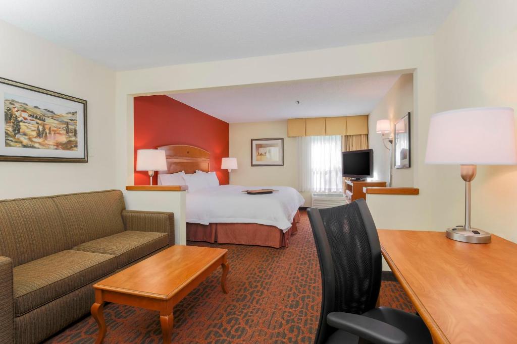 Hampton Inn St. Louis/Fairview Heights Main image 1